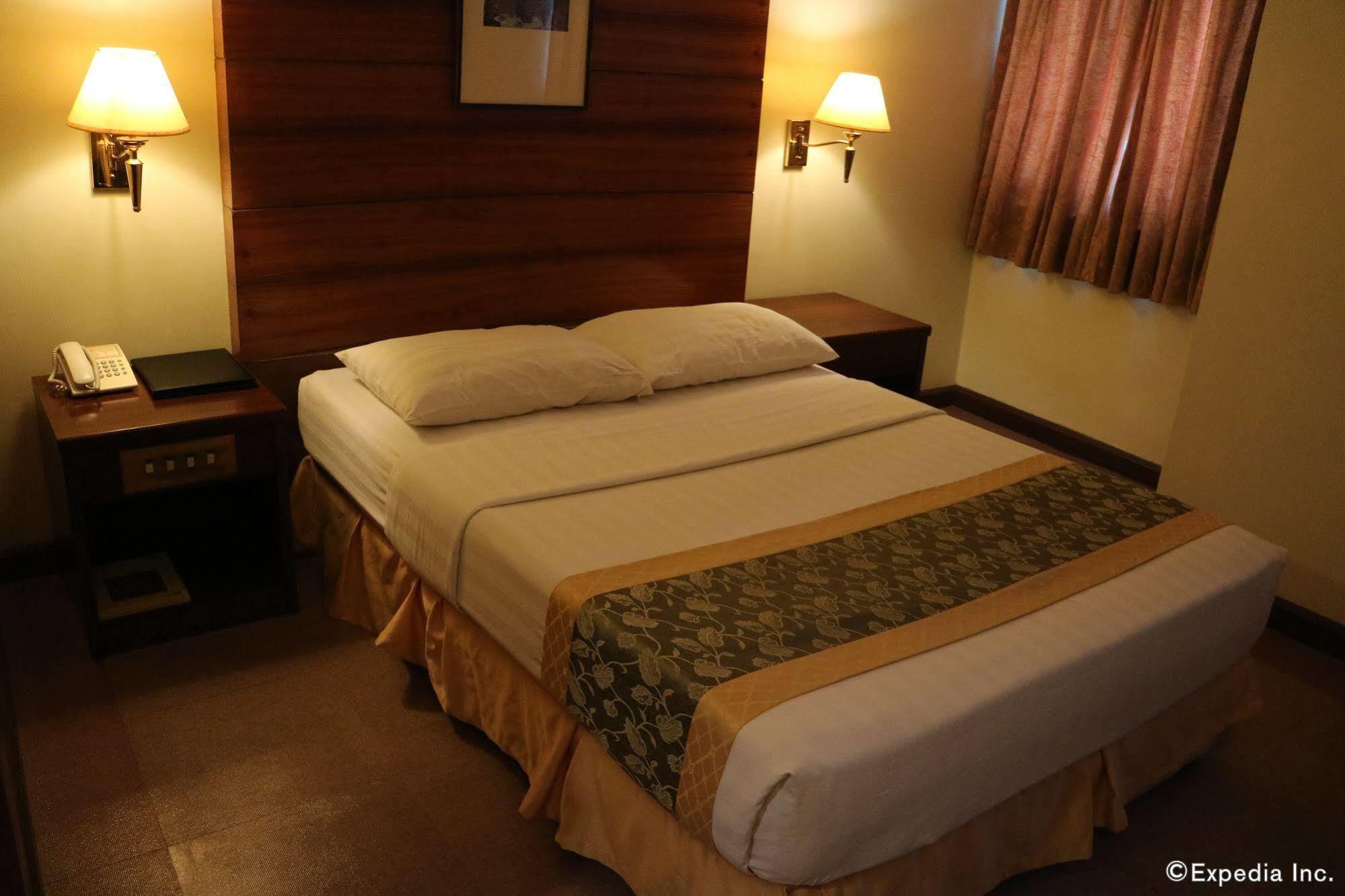 Iloilo Business Hotel Exterior foto